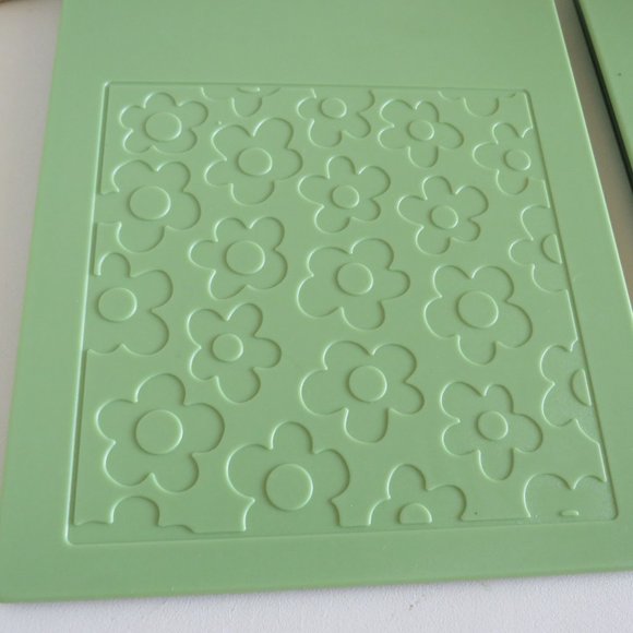 TEXTURE PLATES 4 SEASONS Fiskars Embossing, Tracing, Magnetic attachment - Picture 11 of 11